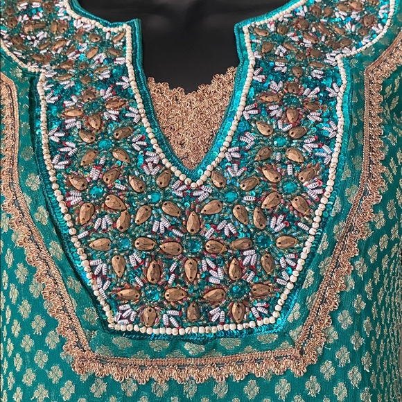 ESIKA Green and Gold Embroidered Midi Indian Shimmery Silk Punjabi Tunic Dress - Picture 10 of 14